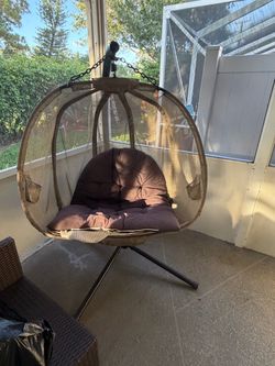Swinging Chair FREE