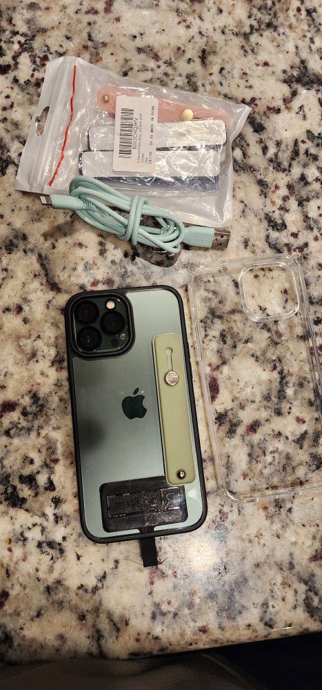 **Unlocked iPhone 13 Pro Max 1TB - Green - Like-New Condition -**
