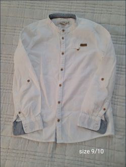 Boys Button Up Shirt Size 9/10