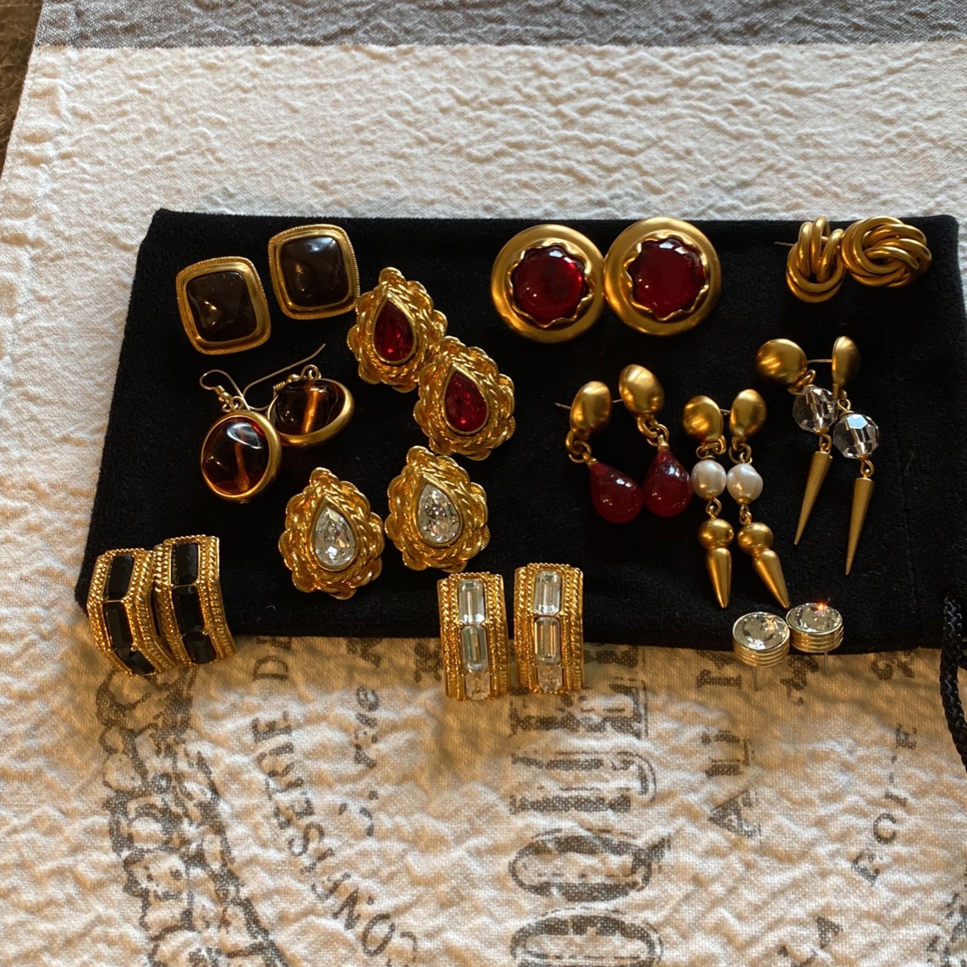 Set Of 12 Beautiful Vintage Original Anne Klein Earrings. They Don’t Tarnish Or Change Colors