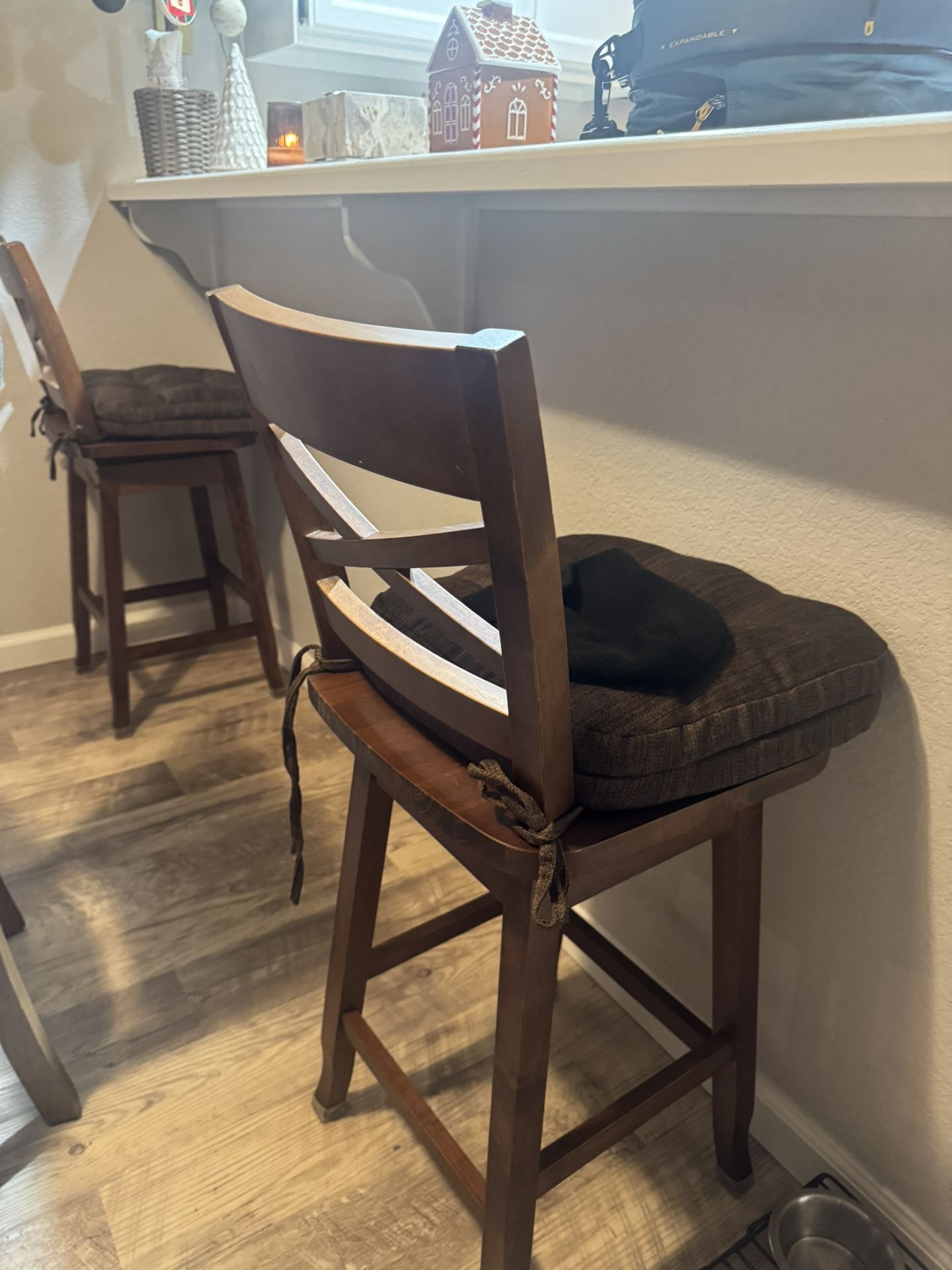 Bar Stools With Cushions