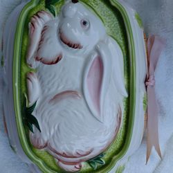 Easter Bunny Rabbit Vintage Gailstyn Sutton Towle Ceramic Wall Mold Decor.  