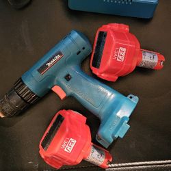 MAKITA DRILL 6223D, 2 BATTERIES, CHARGER ALL WORK