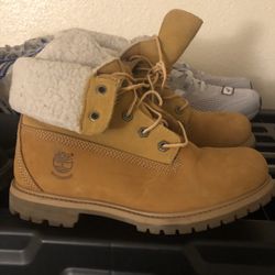 Men’s Size 6 And 7 Timberlands 
