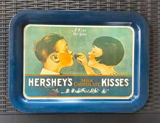 VINTAGE 1982 HERSHEY MILK CHOCOLATE KISS .