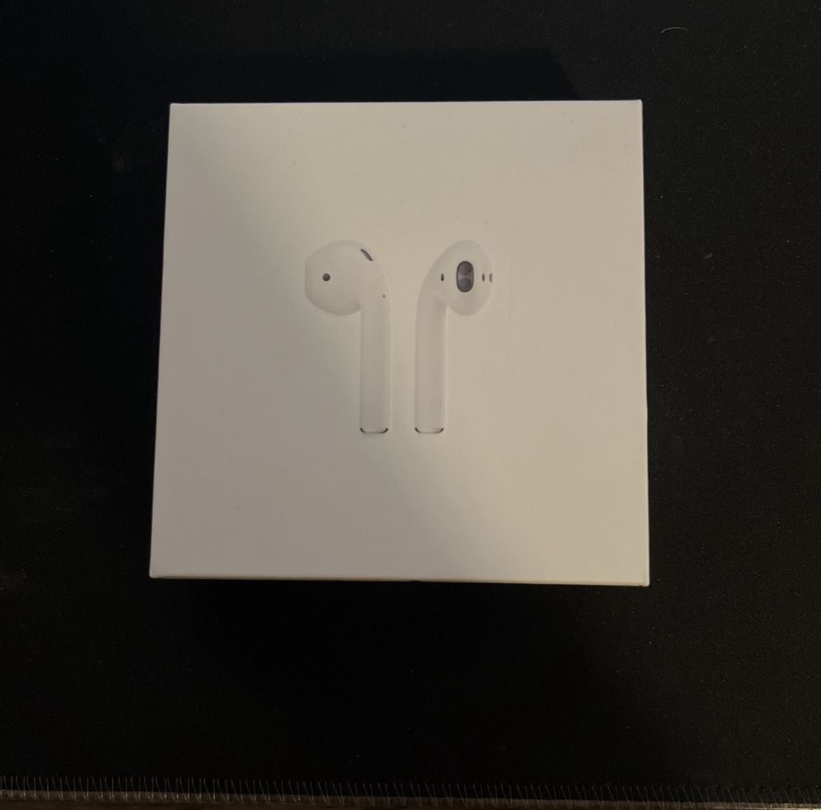 Apple Airpods (READ DESCRIPTION)