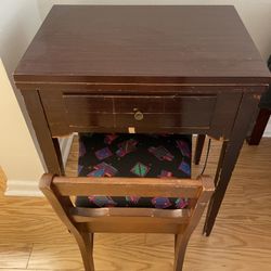 Vintage Singer Sewing Machine with Cabinet and Chair