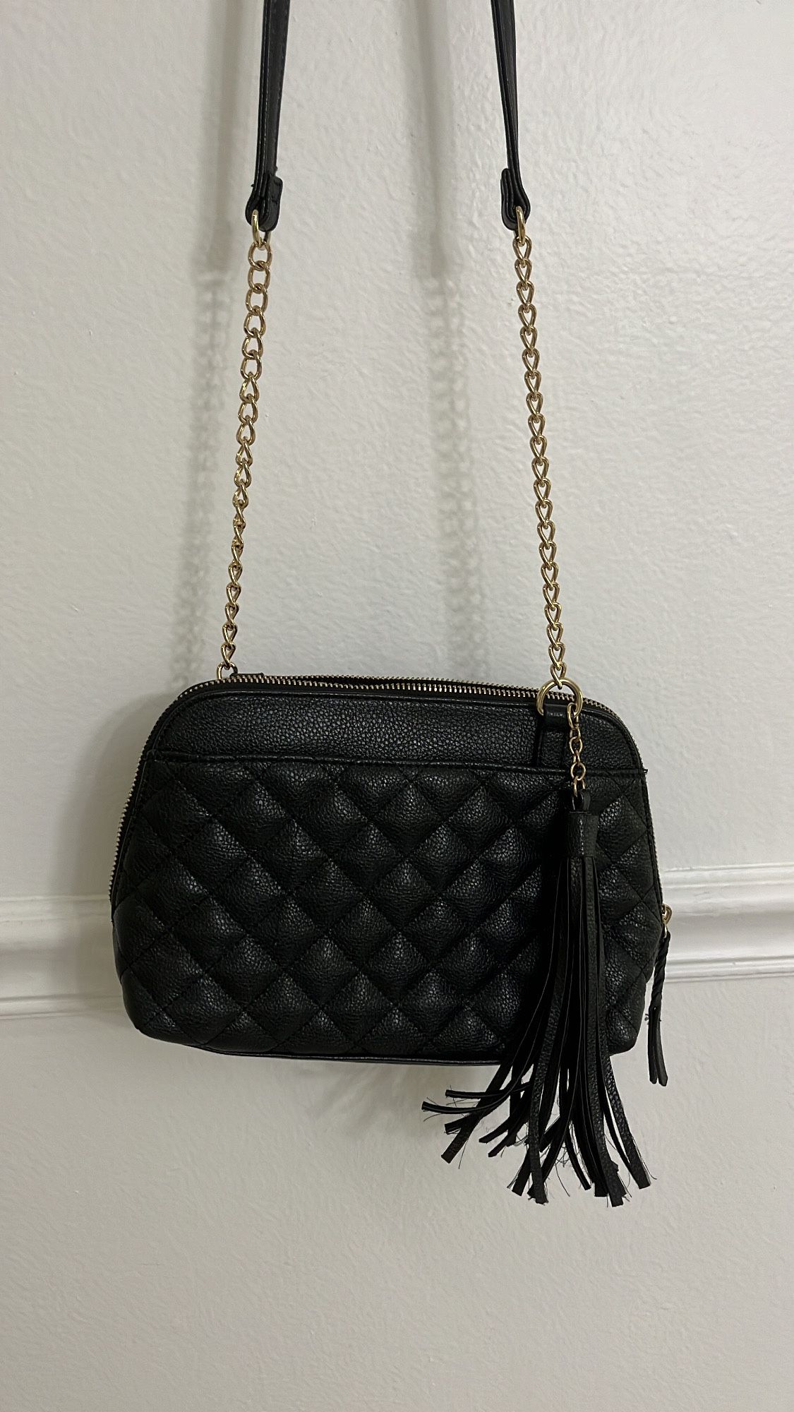 Chain Link Quilted Black Crossbody