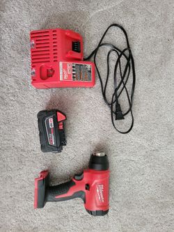 Milwaukee Heat Gun with 5Ah Starter Kit