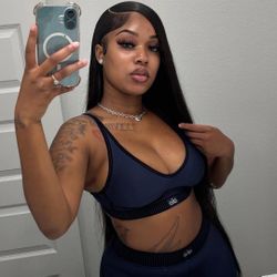 ✨ Deep Side Part Glueless Wig – $200 ✨