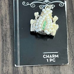 beaded FROG pendant with green and black stones