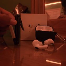 Airpod Pros With Case And Cleaner 