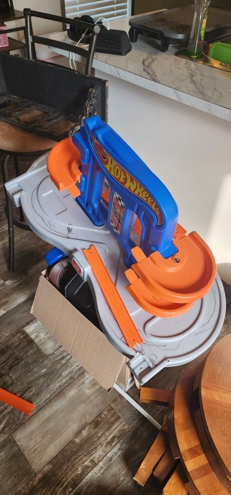Hot Wheels Track/storage