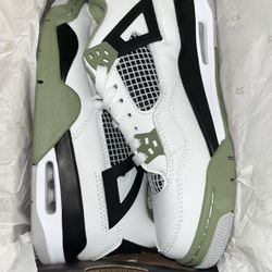 Retro 4 Size 4, 4.5, 5/5.5