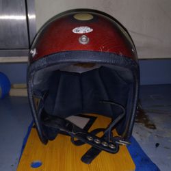 Vintage 1966 Helmut