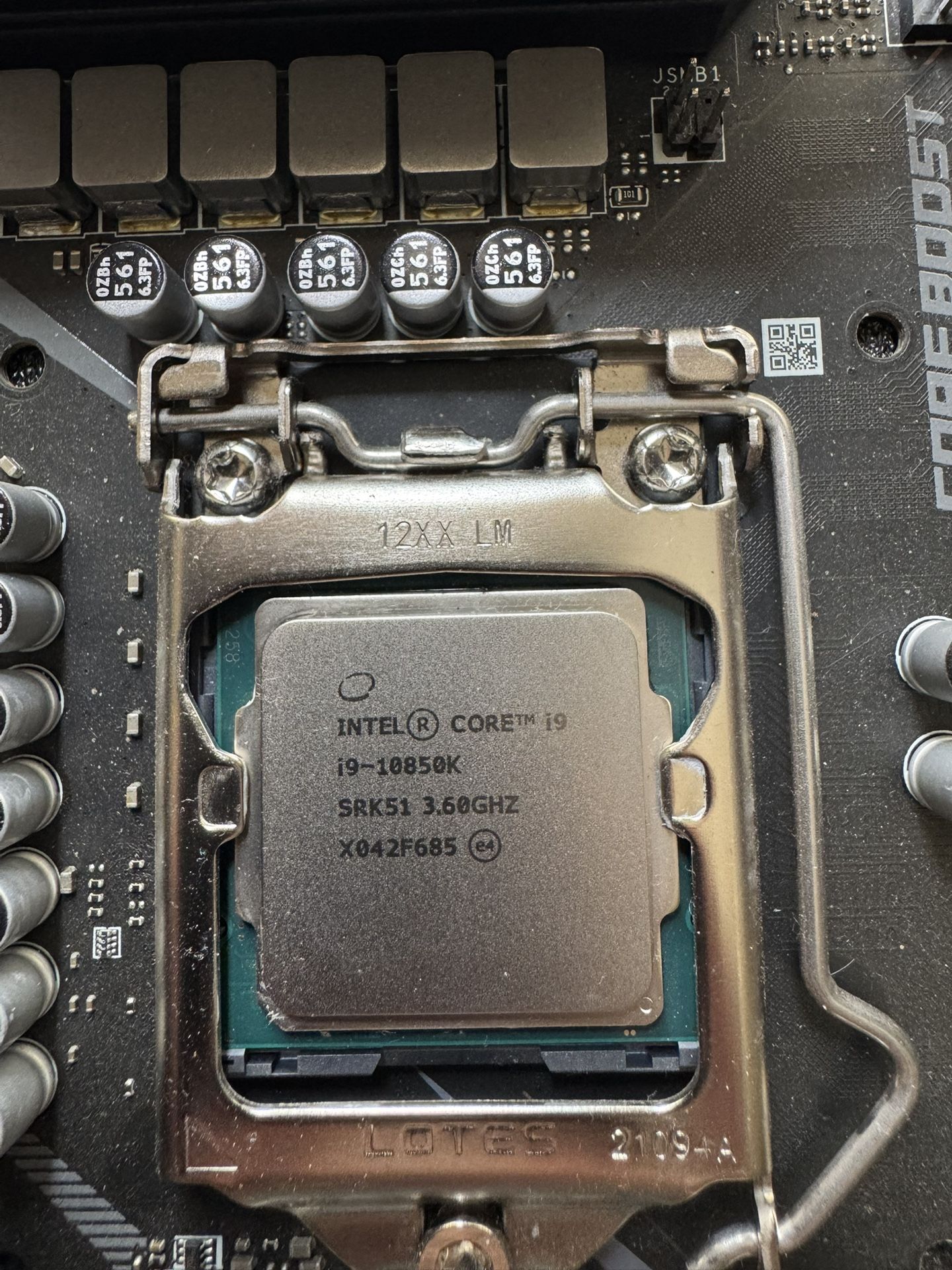 Intel Core i9-10850K (5.2 GHz Turbo) (20-Thread) (10-Core) 3.6 GHz