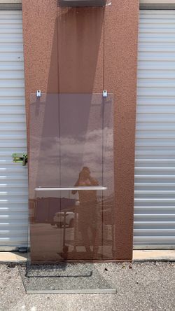 Frameless shower doors