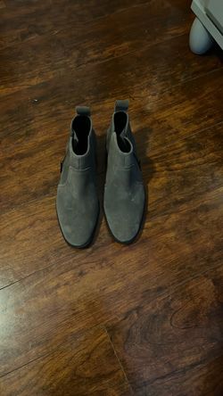 Gray Suede Chelsea Boots Ugg woman size 6.5