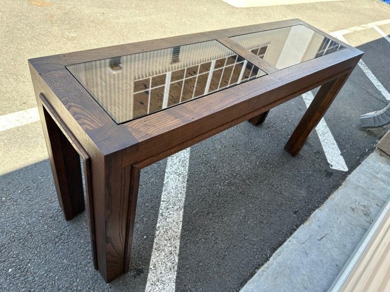 Mid-century oak wood console table, entrance table with insert glass on top / mesa de entrada con