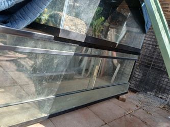 Aquarium enclosure