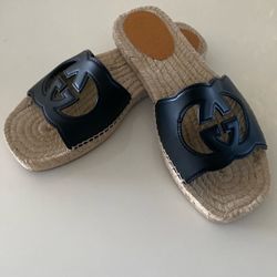 Men’s Gucci slides size 10