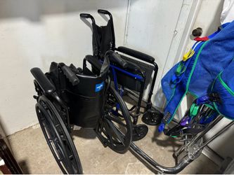 2 wheel chairs