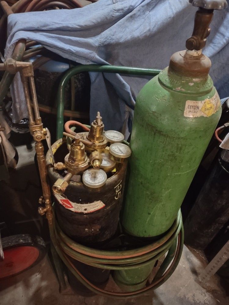 Torches, Victor Regulaters, Oxygen And Acetylene Tanks,Cart Hose,Torch
