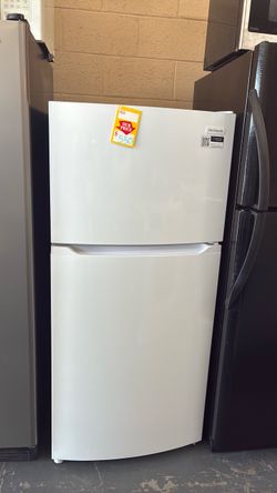 Like new Frigidaire refrigerator