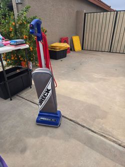Oreck Xl commercial vacum