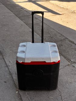 Igloo 52 Quart Roller Cooler