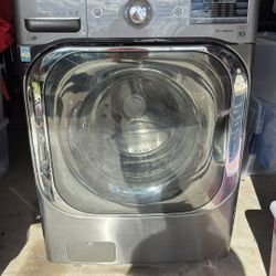HUGE LG 5.2 cu.ft. Mega Capacity Washer - Graphite Steel (Works Perfect)