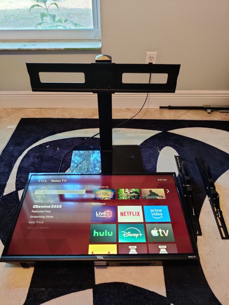32" TCL 1080 ROKU TV With Standing TV Mount