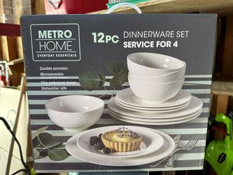12 Piece Set Of Plates