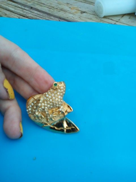 Brooch