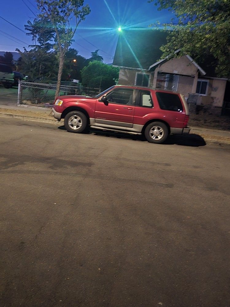 2002 Ford Explorer Sport