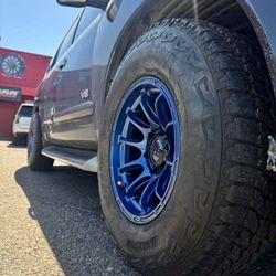 17x9 Fuel Dark Blue Rines Y Llantas 285/70/17 AT