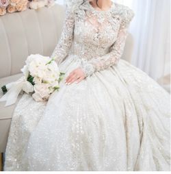 Luxury Beaded Ball Gown Wedding Dress