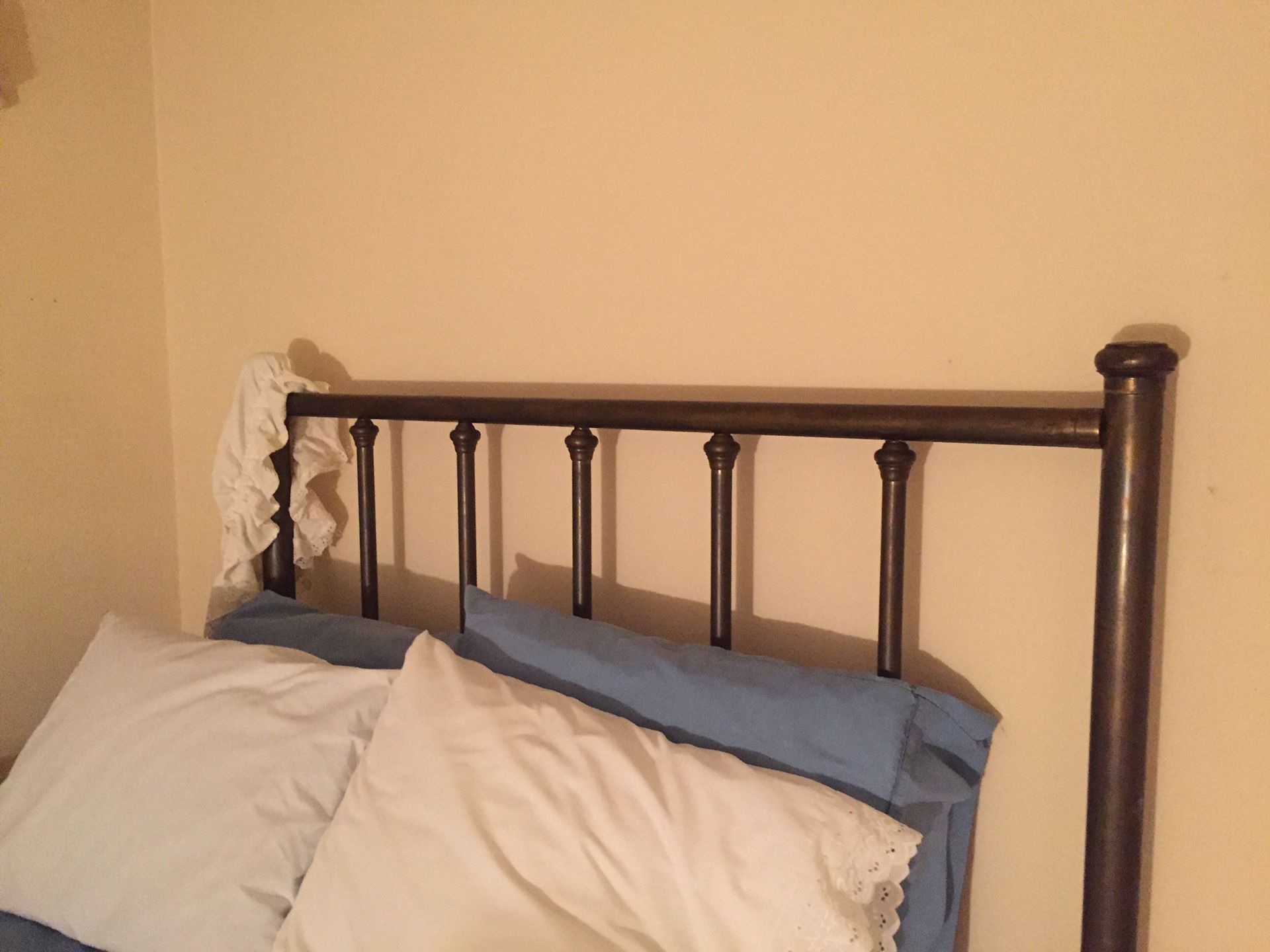Vintage Antique Brass Bed With Original Frame And Rails French Country J&M, Full / Double Sturdy