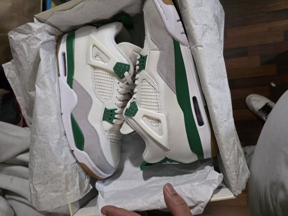 Air Jordan 4 Sb Pine Green 