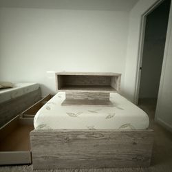Like new/ gently used twin Bed w/ Floating Night Stand