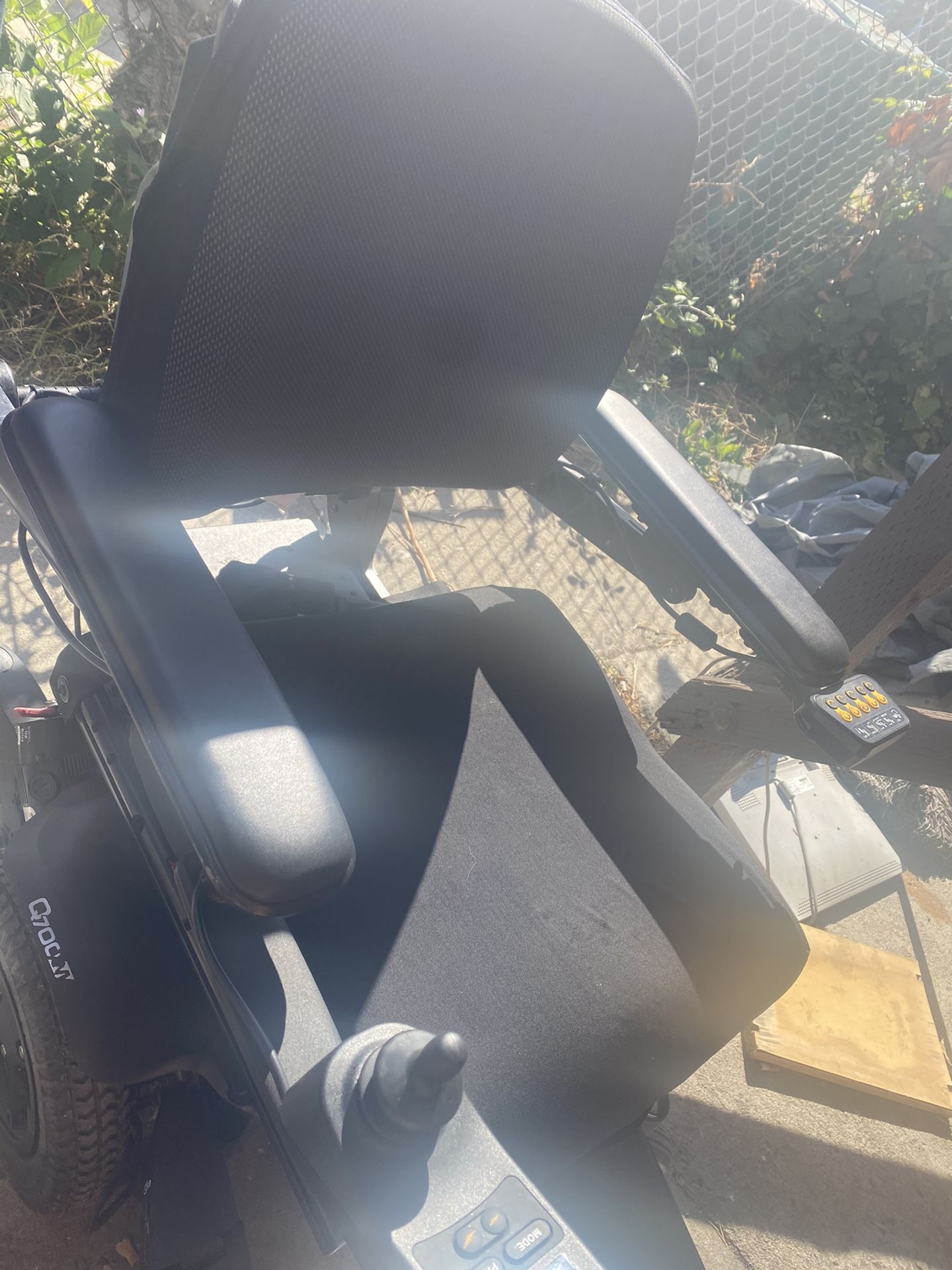 Electric wheelchair