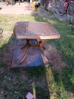 Cast Aluminum All-weather Patio Side Table For Outdoor 