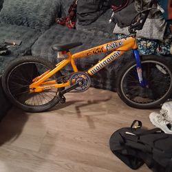 Mongoose Ace Extreme Air, BMX, Orange with blk and wht lettering, 20" inch