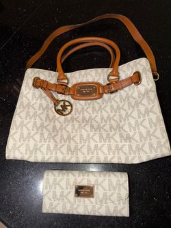 Michael Kors  Bag / Purse and Wallet In Great Condition