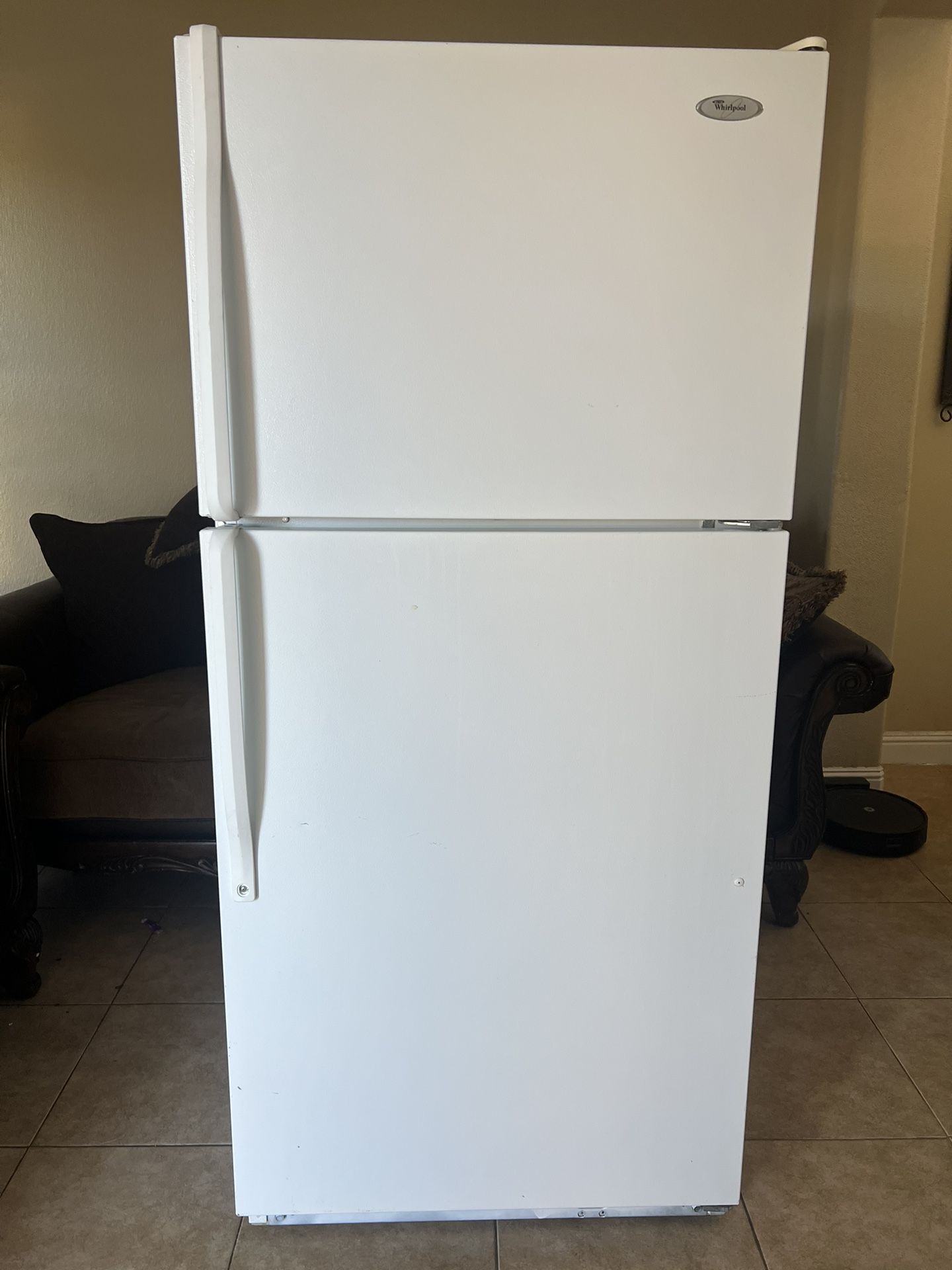 Refrigerator whirlpool