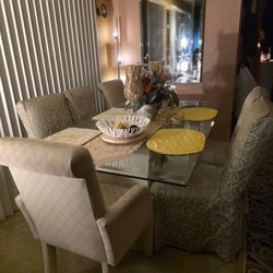 DINNING TABLE 