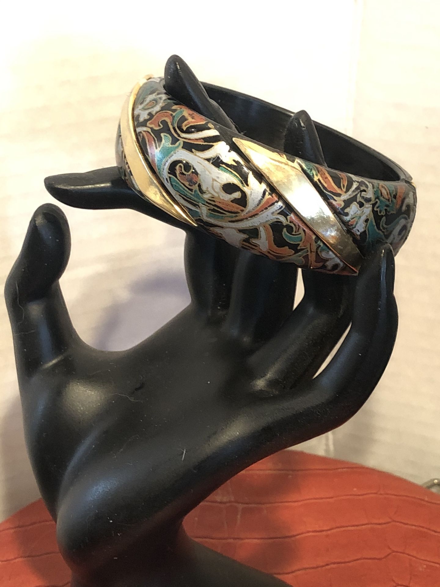 Unusual vintage hinged bangle bracelet