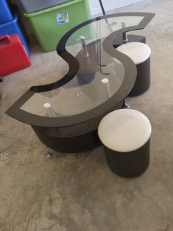 Coffee ☕ table 2 stools