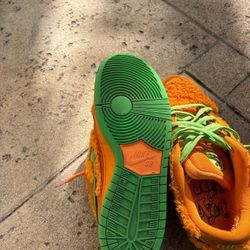 Nike SB Dunk Low Orange Bear Sneakers