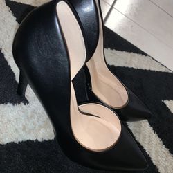 Beautiful Classic Work Heels !! 